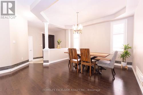2425 Quetico Crescent, Oakville, ON - Indoor Photo Showing Dining Room