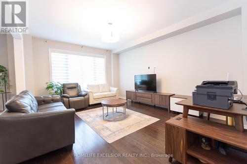 2425 Quetico Crescent, Oakville, ON - Indoor Photo Showing Living Room