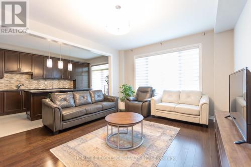 2425 Quetico Crescent, Oakville, ON - Indoor Photo Showing Living Room