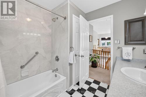 82 Miller Drive, Halton Hills, ON - Indoor Photo Showing Bathroom
