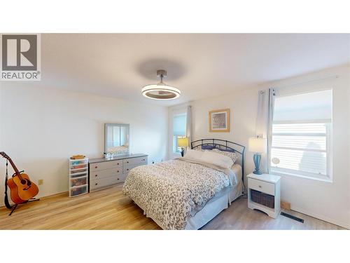 504 30Th Avenue S, Cranbrook, BC - Indoor Photo Showing Bedroom