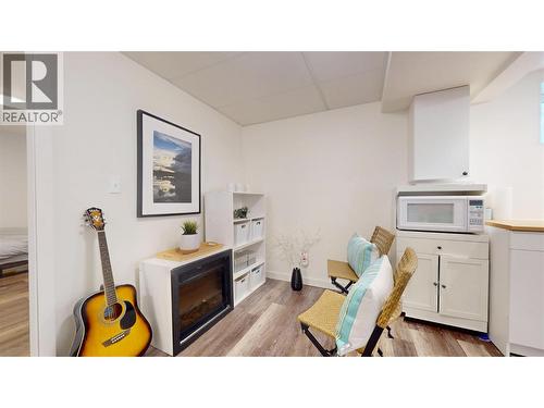 504 30Th Avenue S, Cranbrook, BC - Indoor With Fireplace