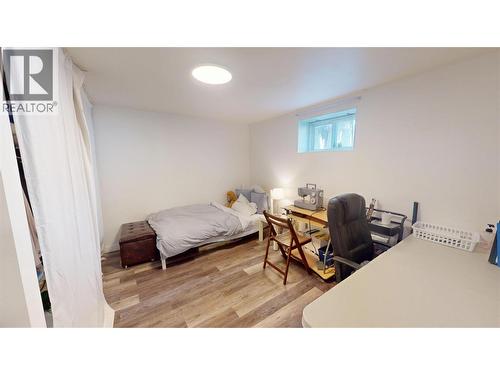 504 30Th Avenue S, Cranbrook, BC - Indoor Photo Showing Bedroom