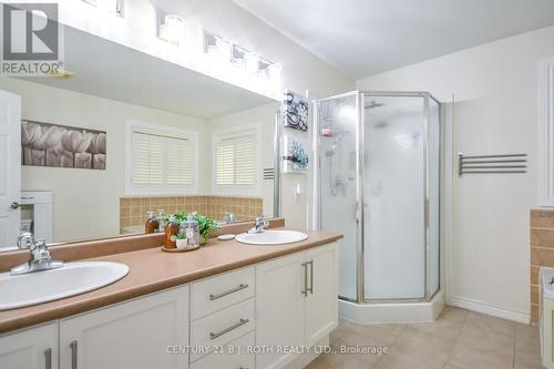 5pc ensuite! - 20 Falcon Crescent, Barrie, ON - Indoor Photo Showing Bathroom