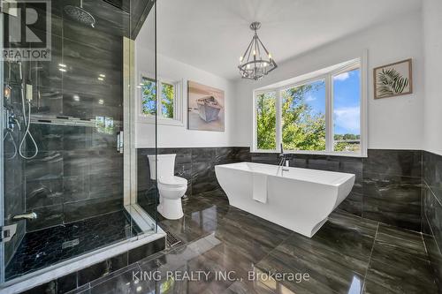 2606 Ambercroft Trail, Mississauga, ON - Indoor Photo Showing Bathroom