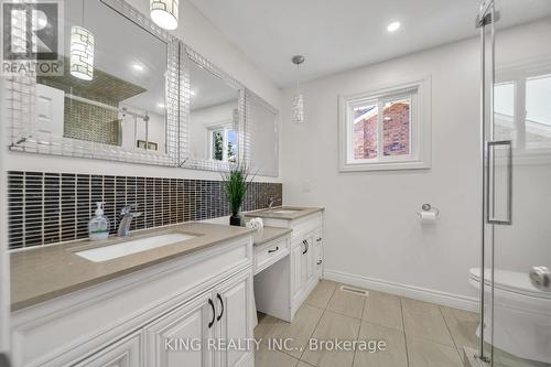 2606 Ambercroft Trail, Mississauga, ON - Indoor Photo Showing Bathroom
