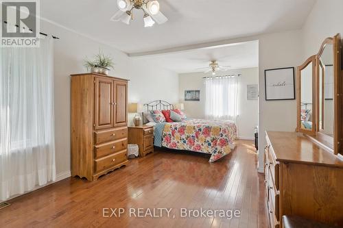 3 - 1378 Three Mile Lake Road, Muskoka Lakes (Watt), ON - Indoor Photo Showing Bedroom