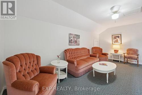 3 - 1378 Three Mile Lake Road, Muskoka Lakes (Watt), ON - Indoor Photo Showing Living Room