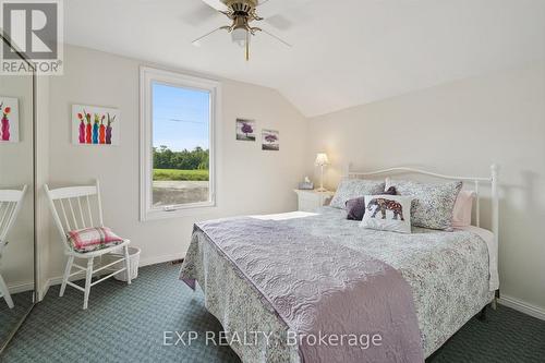 3 - 1378 Three Mile Lake Road, Muskoka Lakes (Watt), ON - Indoor Photo Showing Bedroom