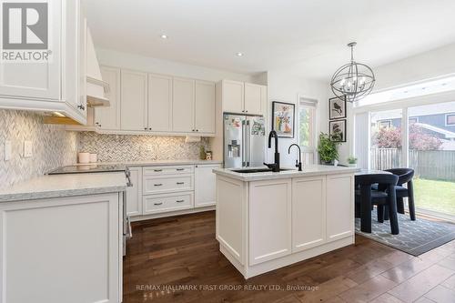 15 Hesham Drive, Whitby, ON - Indoor Photo Showing Kitchen