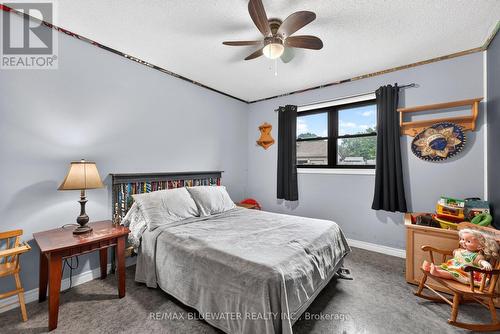 210 Hill Street, Central Huron (Clinton), ON - Indoor Photo Showing Bedroom