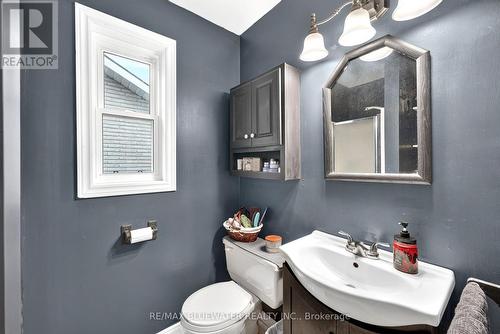 210 Hill Street, Central Huron (Clinton), ON - Indoor Photo Showing Bathroom