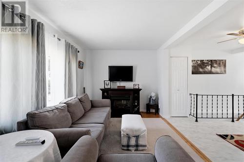 59 Queen St, Thessalon, ON - Indoor Photo Showing Living Room