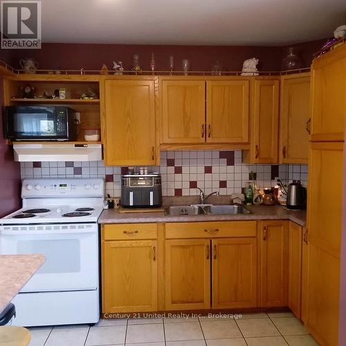 42 Harcourt Street, Port Hope, ON - Indoor Photo Showing Kitchen With Double Sink