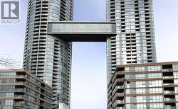 15 ICEBOAT Terrace Unit# 2203 Toronto, ON M5V 4A5