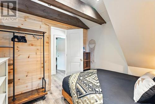 1023 Mccabe Road, Lake Of Bays, ON - Indoor Photo Showing Bedroom