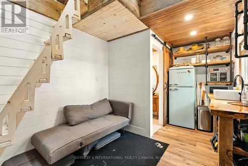 bunkie lower - 1023 Mccabe Road, Lake Of Bays, ON - 