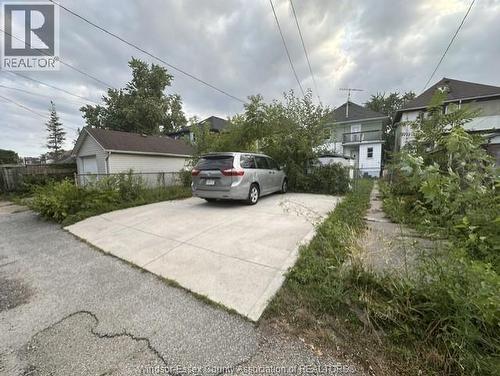 880 Moy Avenue, Windsor, ON - Outdoor