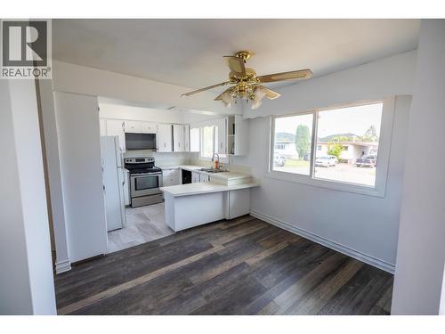 133 S Moffat Street, Prince George, BC - Indoor Photo Showing Kitchen