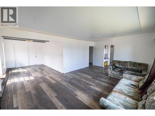 133 S Moffat Street, Prince George, BC - Indoor Photo Showing Living Room