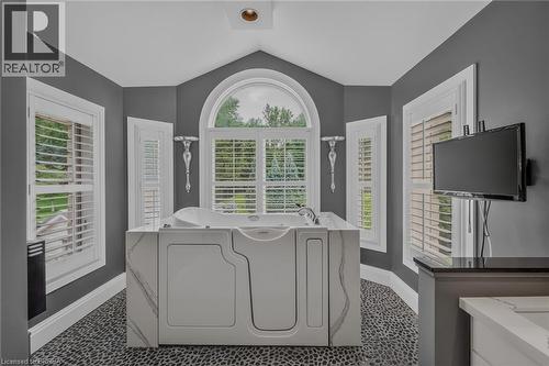 44 St Andrew'S Drive, Brantford, ON - Indoor