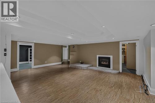 44 St Andrew'S Drive, Brantford, ON - Indoor With Fireplace