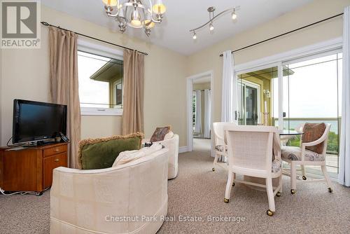 Den flex space/ 5th bedroom or breakfast nook - 133 Lakeshore Road E, Blue Mountains, ON - Indoor