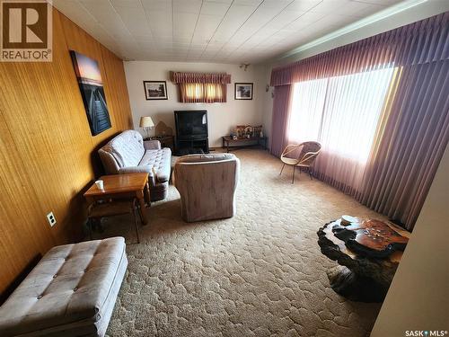 215 Menzies Street, North Portal, SK - Indoor Photo Showing Living Room
