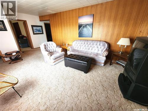 215 Menzies Street, North Portal, SK - Indoor
