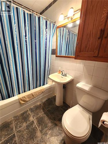 215 Menzies Street, North Portal, SK - Indoor Photo Showing Bathroom