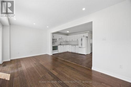 132 Banting Crescent, Essa, ON - Indoor Photo Showing Other Room