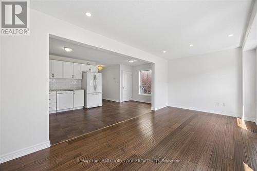 132 Banting Crescent, Essa, ON - Indoor Photo Showing Other Room