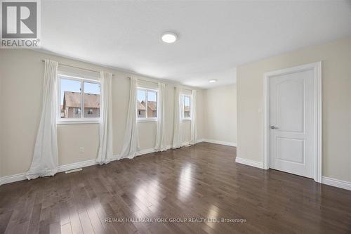 132 Banting Crescent, Essa, ON - Indoor Photo Showing Other Room
