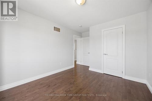 132 Banting Crescent, Essa, ON - Indoor Photo Showing Other Room