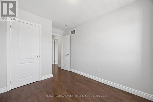 132 Banting Crescent, Essa, ON - Indoor Photo Showing Other Room