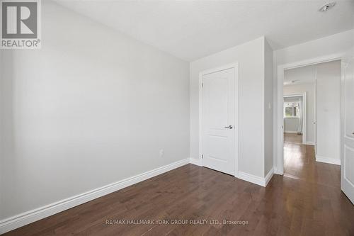 132 Banting Crescent, Essa, ON - Indoor Photo Showing Other Room