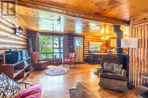 48 Crosby Trail, Whitewater Region, ON - Indoor Photo Showing Living Room