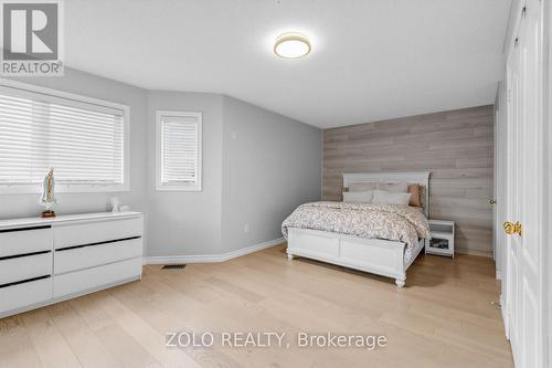 1911 Swan Street, Innisfil, ON - Indoor Photo Showing Bedroom
