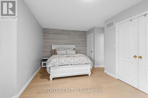 1911 Swan Street, Innisfil, ON - Indoor Photo Showing Bedroom