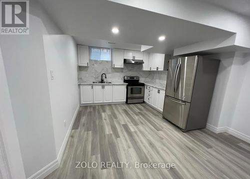 1911 Swan Street, Innisfil, ON - Indoor Photo Showing Kitchen With Stainless Steel Kitchen