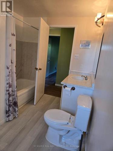 90 Cole Road, Guelph, ON - Indoor Photo Showing Bathroom