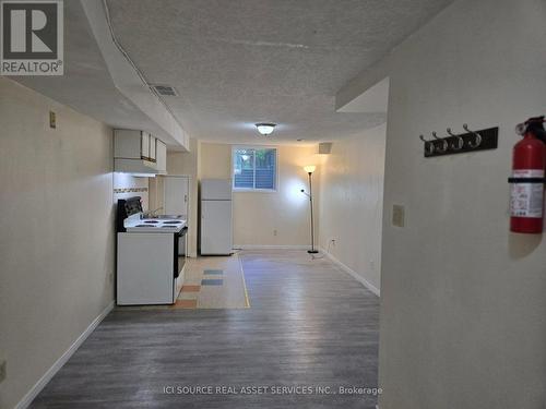 90 Cole Road, Guelph, ON - Indoor Photo Showing Kitchen