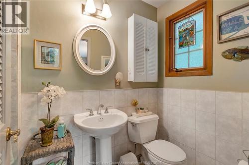 1335 Laurier Drive, Lasalle, ON - Indoor Photo Showing Bathroom