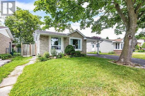 22 DEERPARK CRESCENT  Clarington (Bowmanville), ON L1C 3M3