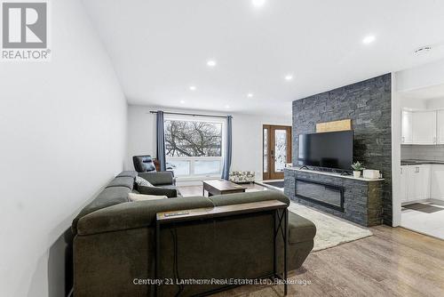 115 Ridley Street, Prince Edward County (Ameliasburg Ward), ON - Indoor Photo Showing Living Room