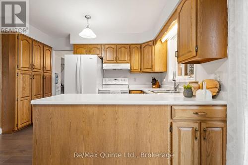 310 Bridge Street W, Belleville (Belleville Ward), ON - Indoor Photo Showing Kitchen With Double Sink