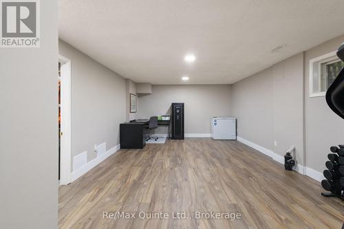 310 Bridge Street W, Belleville (Belleville Ward), ON - Indoor