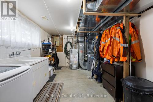 310 Bridge Street W, Belleville (Belleville Ward), ON - Indoor Photo Showing Laundry Room