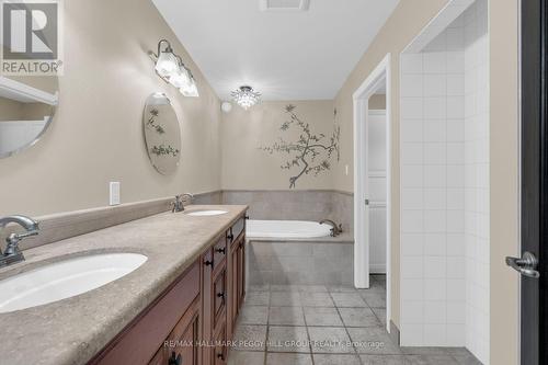 3644 Shadow Creek Road, Severn, ON - Indoor Photo Showing Bathroom
