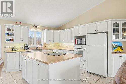 5029 Canaan Road, Clarence-Rockland, ON - Indoor Photo Showing Kitchen